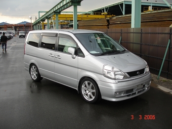 2000 Nissan Serena