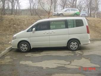 2000 Nissan Serena