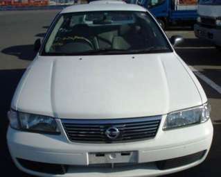 2002 Nissan Sunny Photo