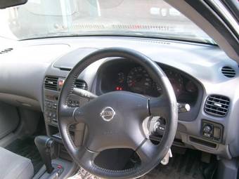 2004 Nissan Sunny Images
