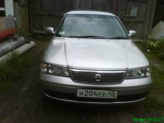 2004 Nissan Sunny Images