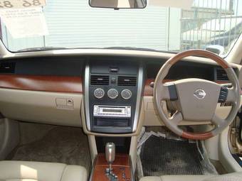 2004 Nissan Teana Pictures