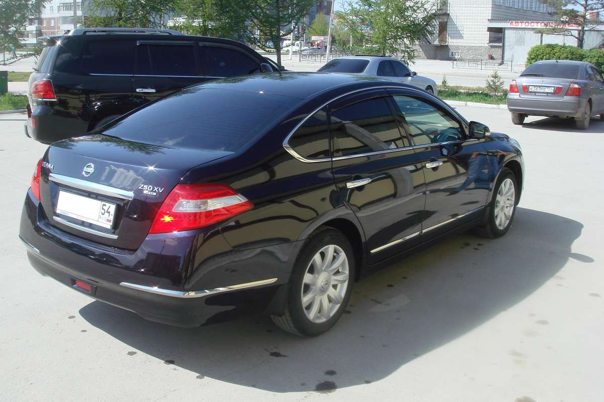 Nissan teana 2010 review