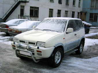 1995 Nissan Terrano Images
