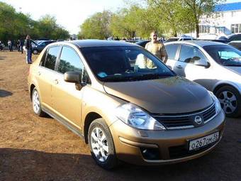 2007 Nissan Tiida Pictures