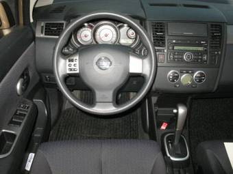 2007 Nissan Tiida Pictures