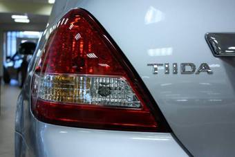 2009 Nissan Tiida Photos