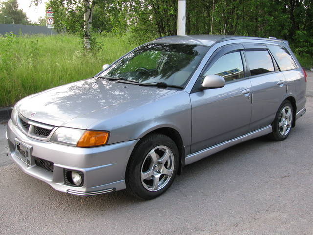 Nissan wingroad station wagon 2001