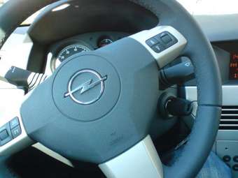 2008 Opel Astra Pictures