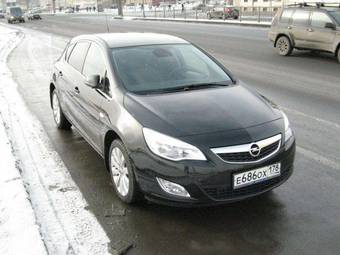 2011 Opel Astra Photos