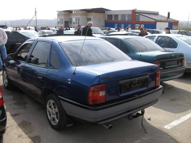 1992 OPEL Vectra Pics