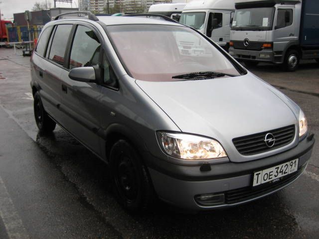 Opel Zafira 2002. 2002 OPEL Zafira