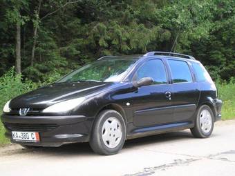 2002 Peugeot 206 Photos