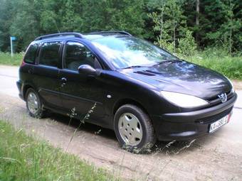 2002 Peugeot 206 Photos