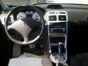 2008 Peugeot 307 Pictures