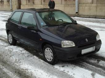 1997 Renault Clio Photos