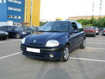 2000 Renault Clio Pics