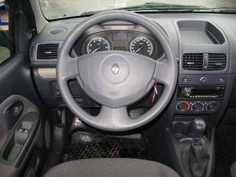 2004 Renault Clio Photos