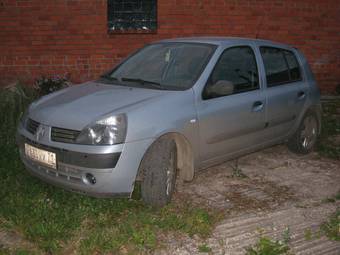 2004 Renault Clio Photos