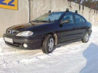 2001 Renault Megane Pictures