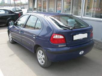 2002 Renault Megane Photos