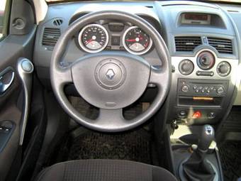 2005 Renault Megane Images