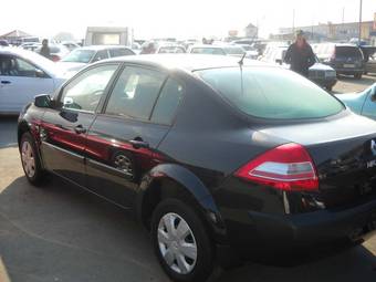 2008 Renault Megane Sedan Photos