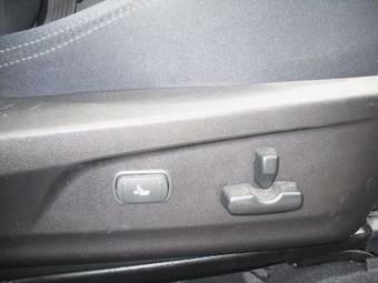 2010 Subaru Legacy Wagon Photos