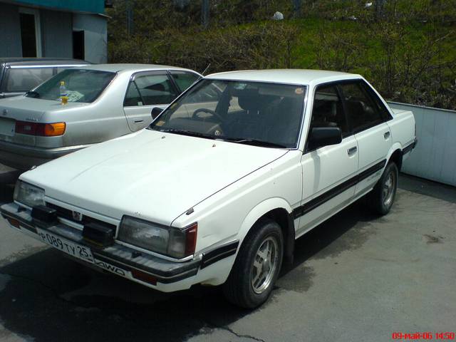1987 Se trata de una camioneta Subaru Leone 