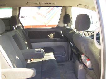 2002 Toyota Alphard Pictures