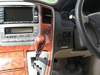 2003 Toyota Alphard Pictures