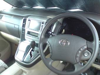 2003 Toyota Alphard Photos