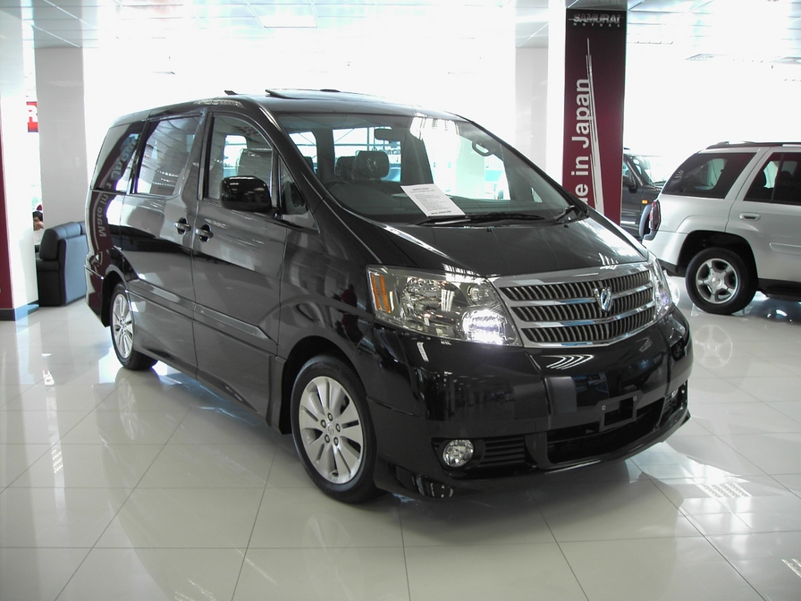 2005 Toyota Alphard Photos 2005 Toyota Alphard Photos