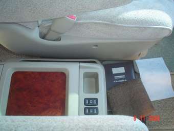 2005 Toyota Alphard Pics
