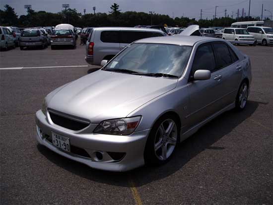 1999 Toyota Altezza Photos