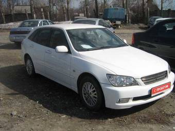2002 Toyota Altezza Wagon Images