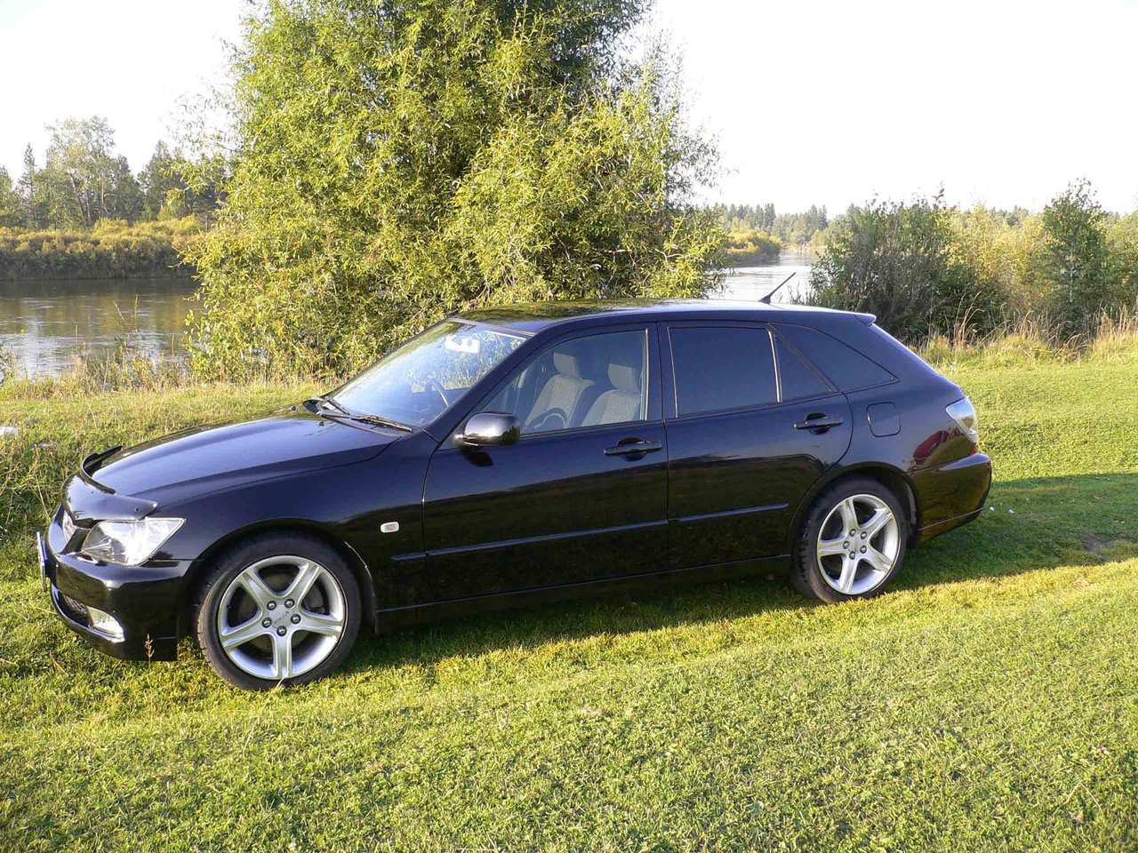 Toyota altezza wagon for sale