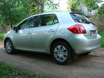2009 Toyota Auris Photos
