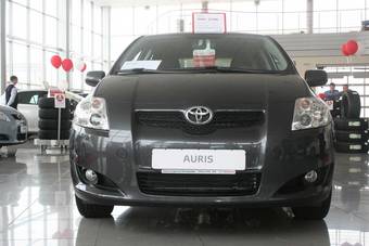 2009 Toyota Auris Photos