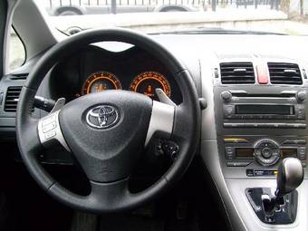 2009 Toyota Auris Pictures