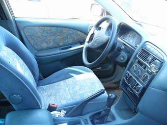1998 Toyota Avensis Pics