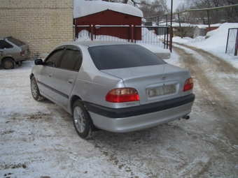 2000 Avensis