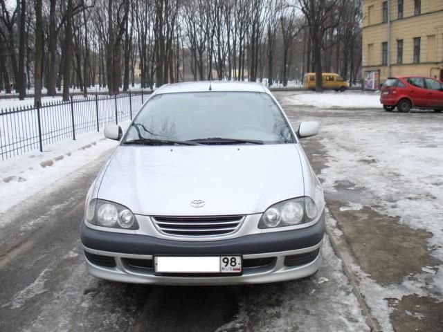 2000 Toyota Avensis