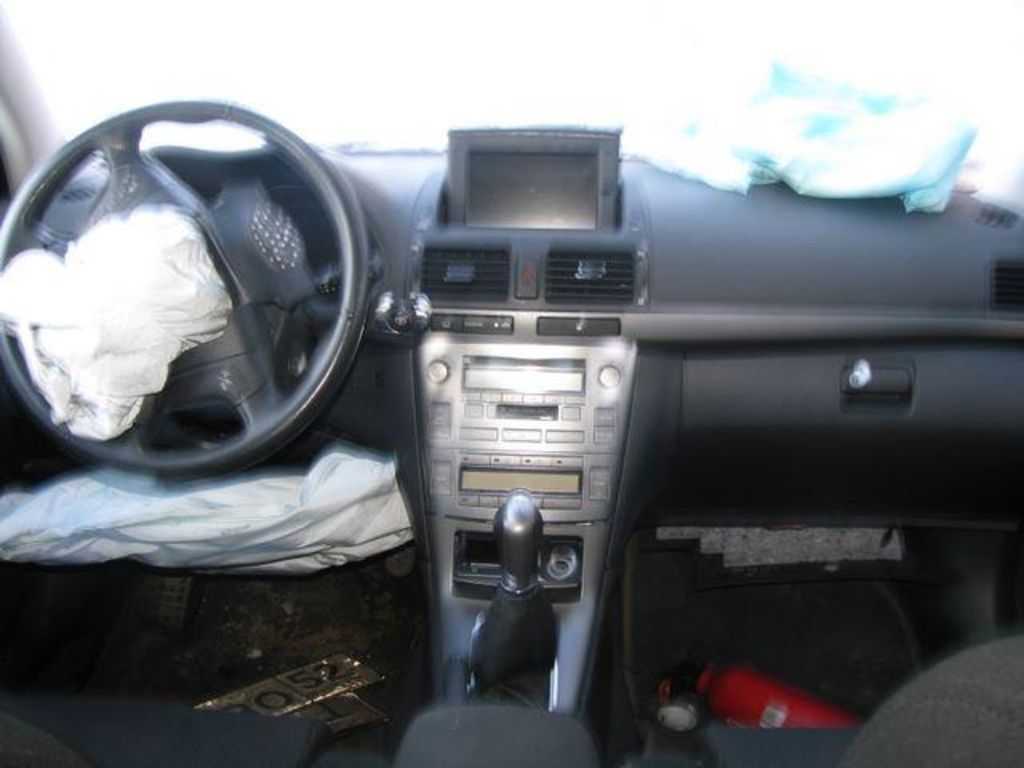 2003 Toyota Avensis