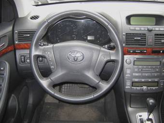 2004 Toyota Avensis Photos