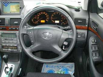 2005 Toyota Avensis Pics