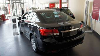 2012 Toyota Avensis Pictures