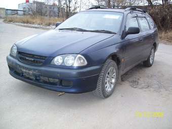 1998 Toyota Avensis Wagon Pictures