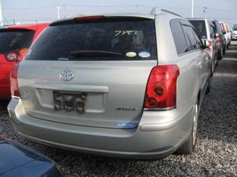 2004 Toyota Avensis Wagon Photos