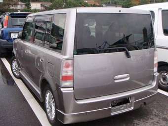 2002 Toyota bB Images